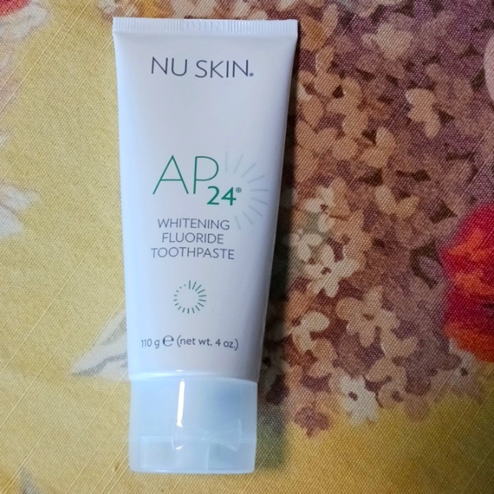 AP 24 whitening fluoride toothpaste